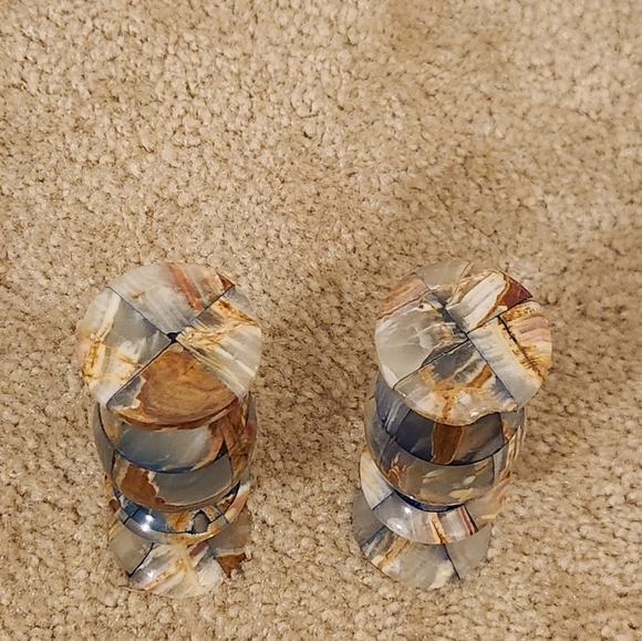 Elegant Handcrafted Onyx Vases 6" Decorative Accent Piece Set Of 2 - Picture 4 of 5